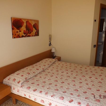 Albergo Dal Baffo Lazise Bagian luar foto