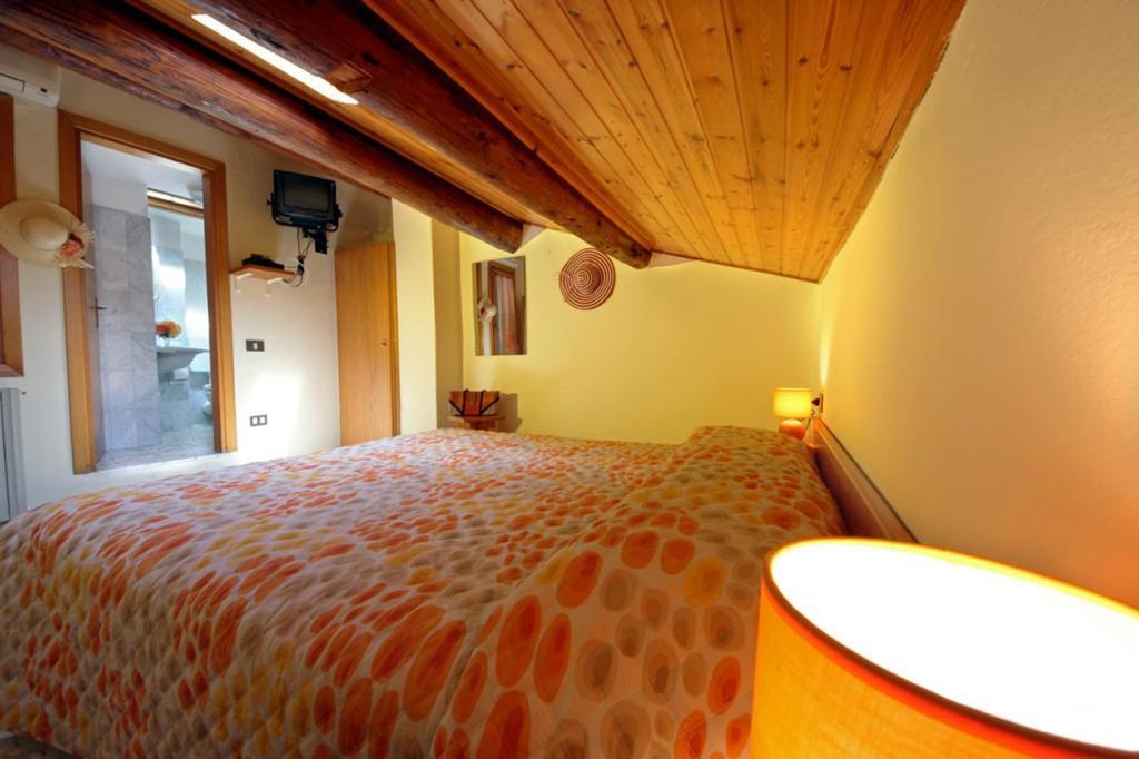 Albergo Dal Baffo Lazise Ruang foto