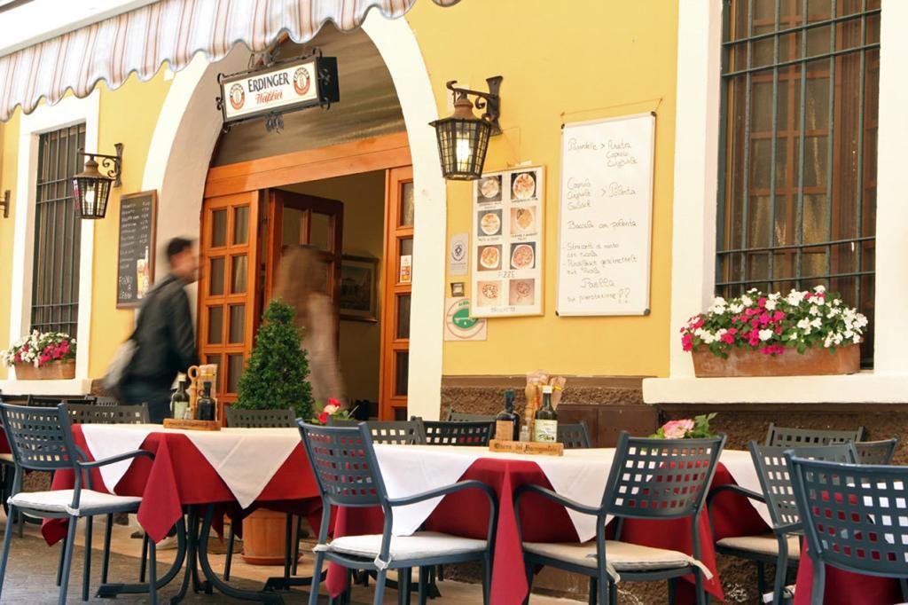 Albergo Dal Baffo Lazise Bagian luar foto