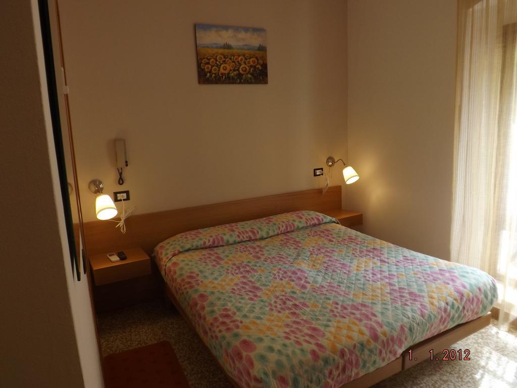 Albergo Dal Baffo Lazise Bagian luar foto