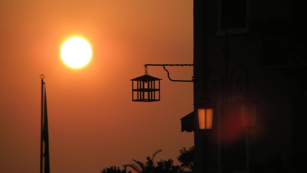 Albergo Dal Baffo Lazise Bagian luar foto